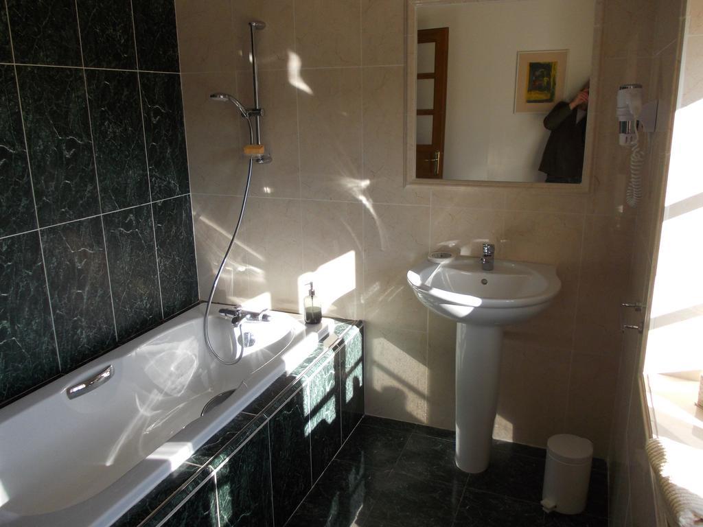 Domaine De Clermont Bed and Breakfast La Roche-en-Brenil Εξωτερικό φωτογραφία